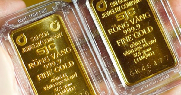 3 tiếng, giá vàng 'bốc hơi' 5 triệu đồng/lượng