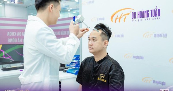 Diễn viên “Phố trong làng” đi cấy tóc: Ngủ một giấc tỉnh dậy, trán hói chữ M “bay màu”, trẻ ra vài tuổi