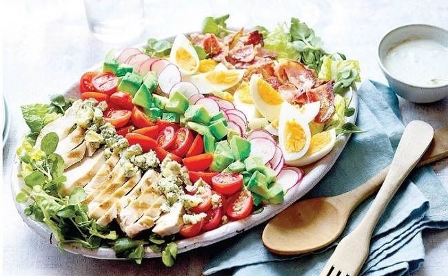 Cách làm salad thập cẩm đơn giản mà đủ chất